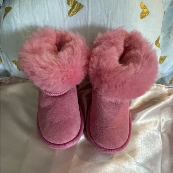 UGG - Boots Girls Kids Pink Fluffy Suede Metallic ankle super soft real fur-NWT - Picture 5 of 9